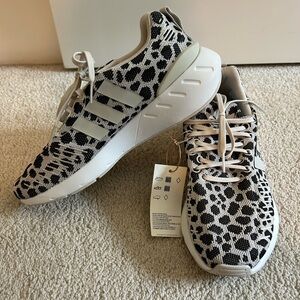 Adidas Swift Run Cheetah/Leopard Black and Beige Sneakers Size 8 NWT